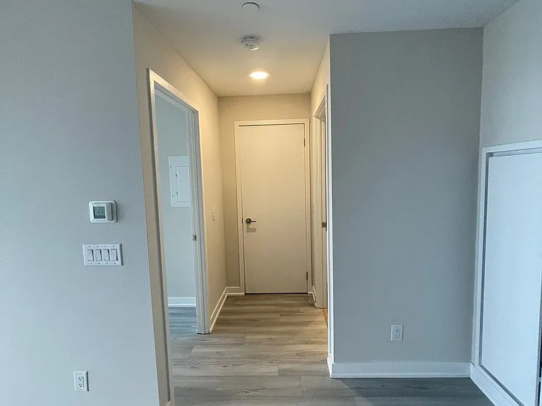 135 E Liberty St #1613 — Photo 12