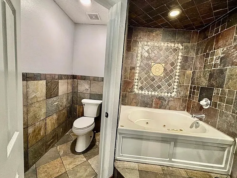 12 Regency Dr — Photo 11