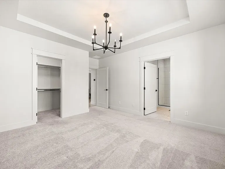 555 S Proctor Ln — Photo 22