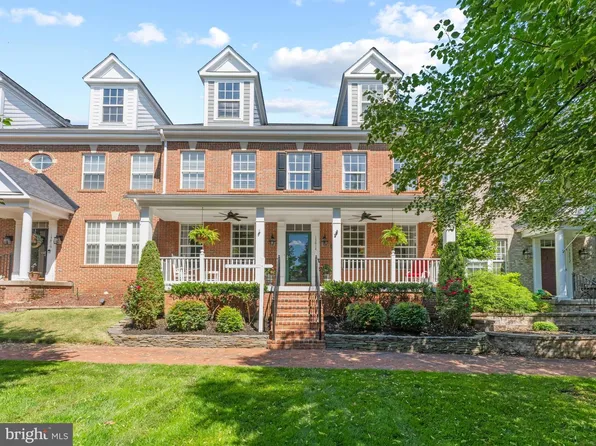 13814 Custis Sq, Woodbridge, VA 22191