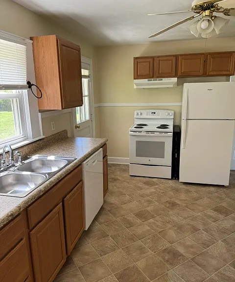5207 Eden Ave — Photo 4
