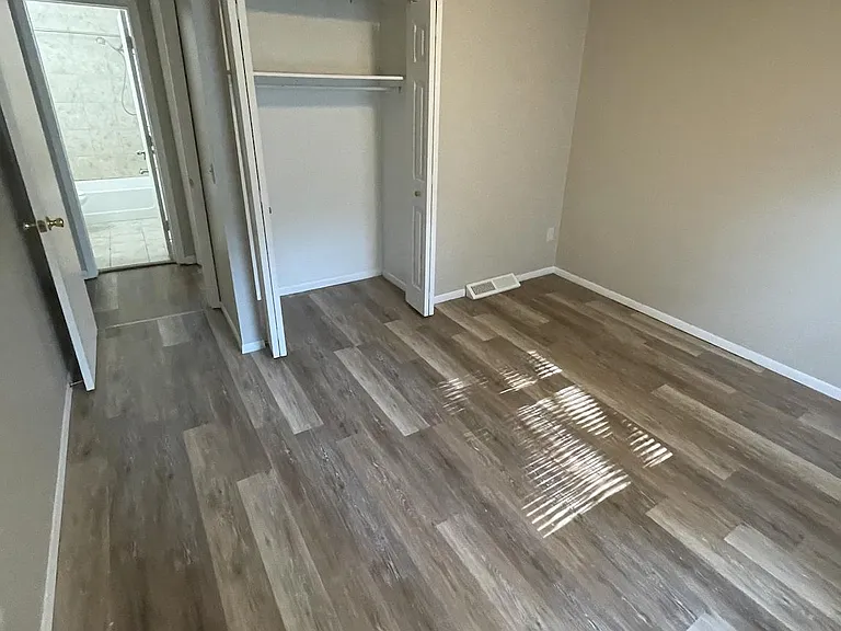 1837 Clearbrook Rd NW — Photo 5