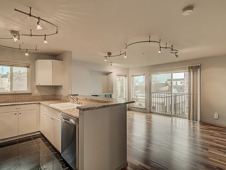 323 Queen Anne Ave N #712 — Photo 21
