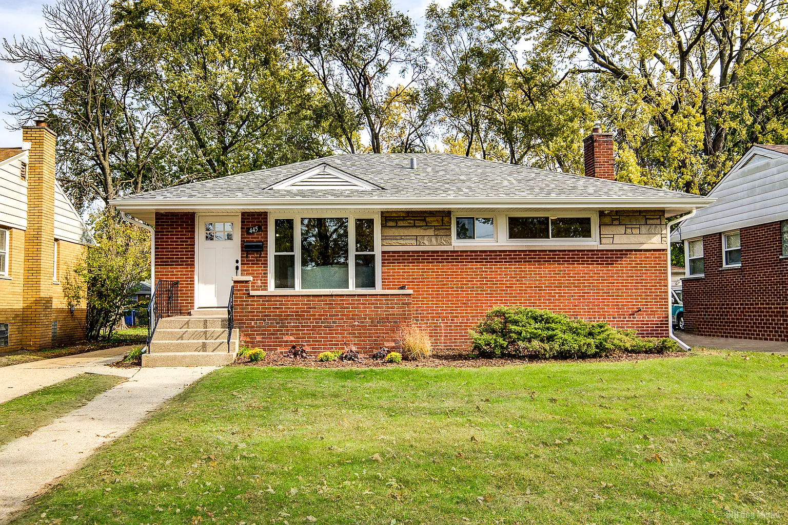 445 Clyde Ave photo 1