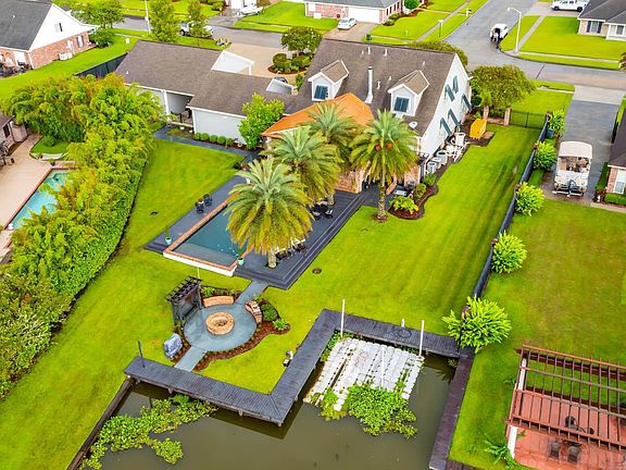 4th image of 217 Tigerlily Dr