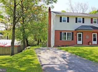 523 Staufer Ct, Mount Joy, PA 17552