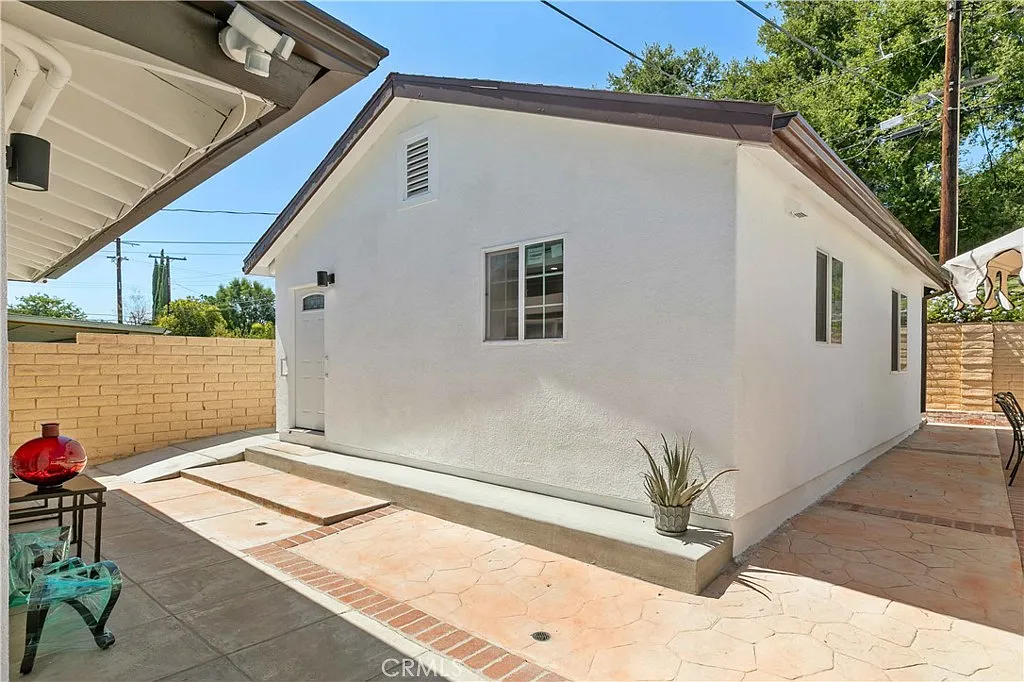 1 bed, 525 sqft, $2,100 — Photo 2