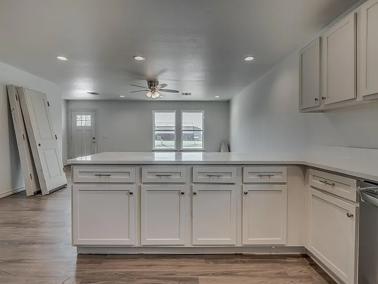 816 W Nevada Ave — Photo 18