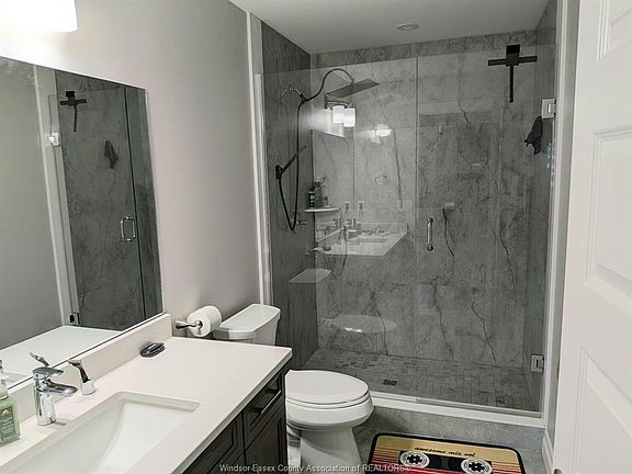 5th image of 130 Reed St