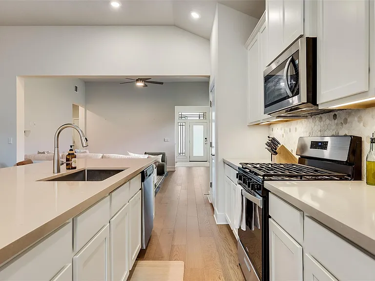 8608 McKamy Dr — Photo 12