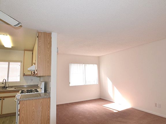 3rd image of 3611 S Centinela Ave APT 202