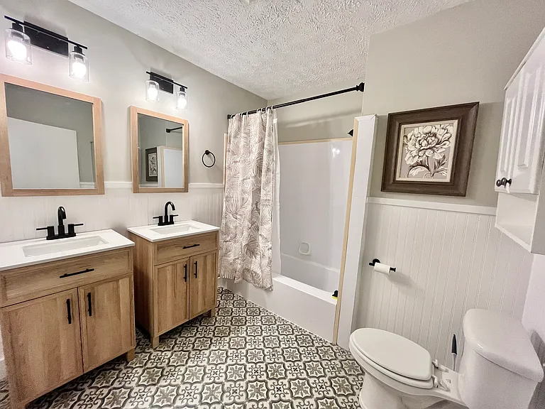 1518 Columbia Cir — Photo 2