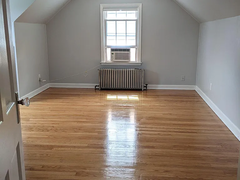 2nd Floor Master Bedroom - AC is not included