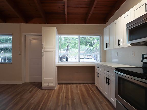 5th image of 159 Casa Court Dr #A & B