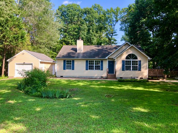 74 Albertson Ct