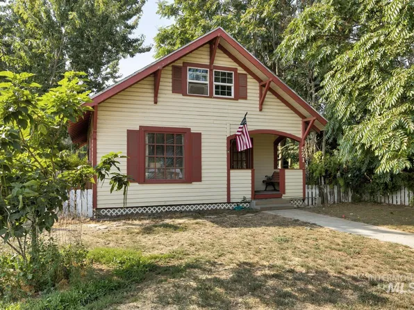 521 E 5th St, Emmett, ID 83617