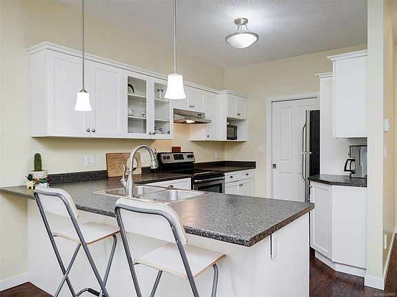 5th image of 3385 Piper Rd