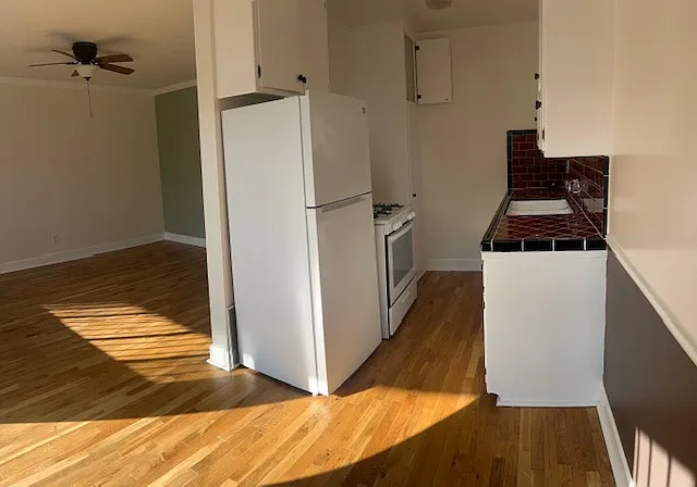 1422 N Serrano Ave #7 — Photo 10