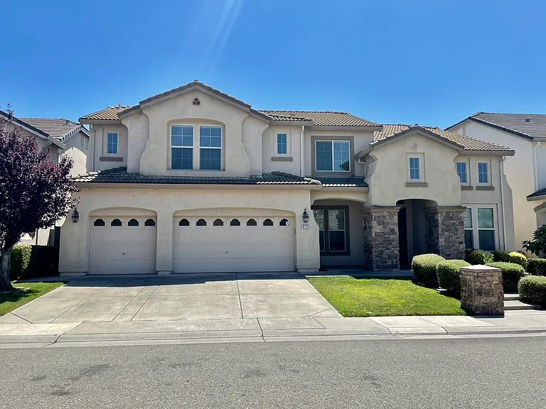 9772 Ellsmere Way — Photo 1