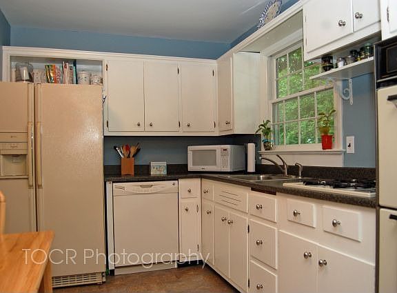 5th image of 4 Floral Ln