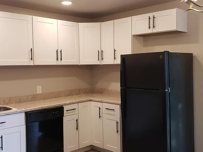 1055 Akard Dr — Photo 1