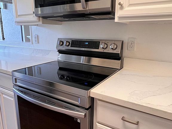 4th image of 113 Beach Park Blvd #113