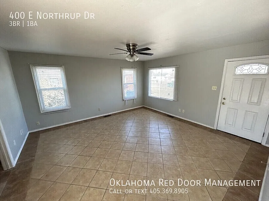 Beautiful 3 bedroom in midwest city — Photo 2