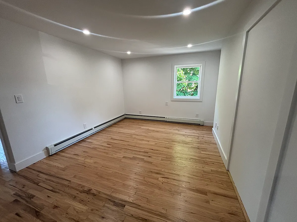 Building Photo - 16 Sherwood Ave #2