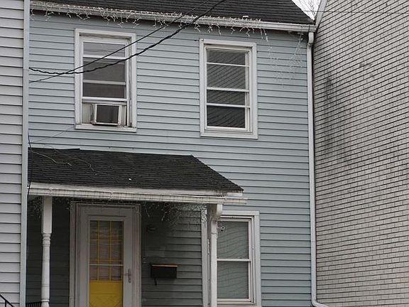 2nd image of 226 W Linden St