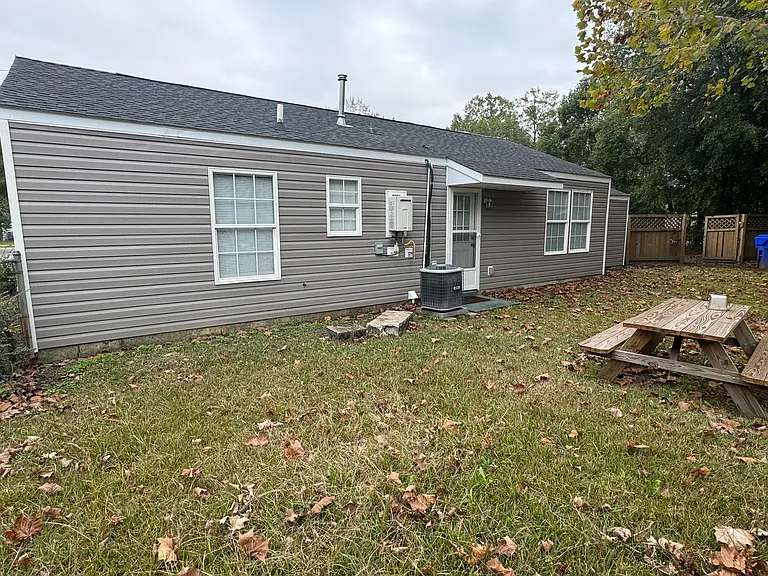 2820 Louise Dr — Photo 14
