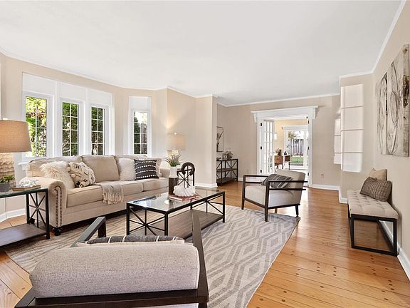 5th image of 15 Aylesbury Dr