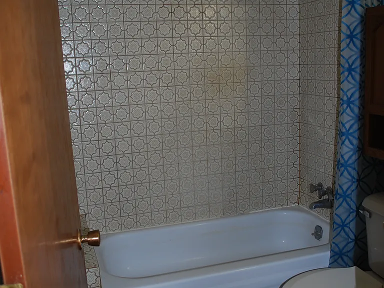 220th St E — Photo 12