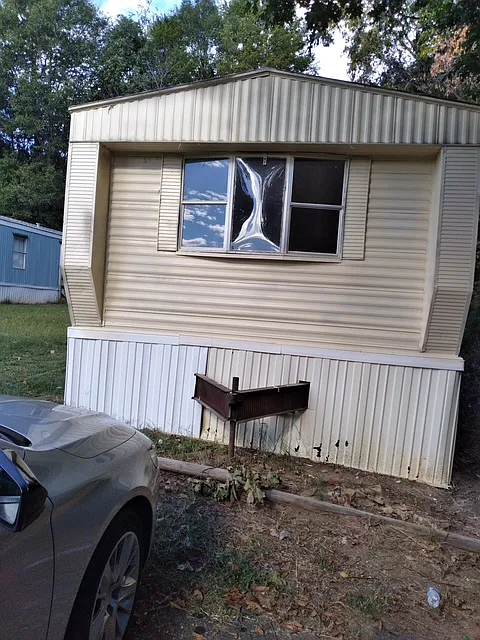 3 bed, 960 sqft, $1,300 — Photo 3