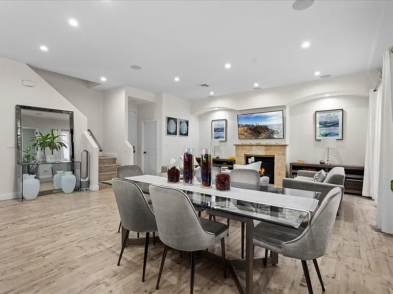 5404 Bellingham Ave #2 — Photo 3