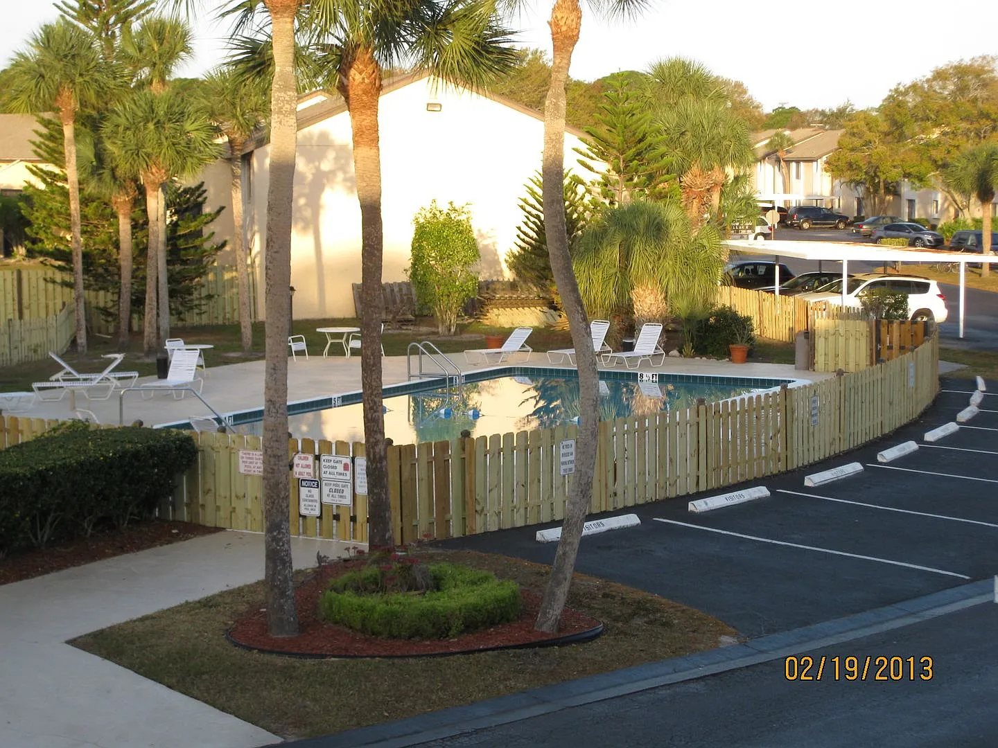 Centerally located close to downtown — Photo 3