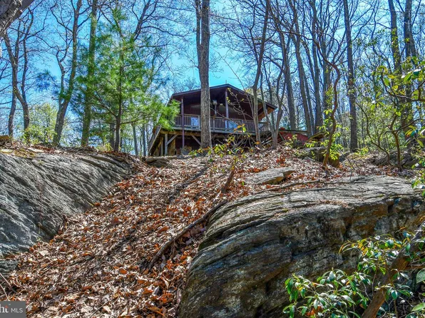 4562 Quail Run Dr, Marshall, VA 20115
