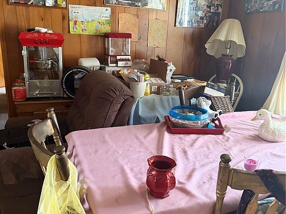 4th image of 113 Sprankle St NE