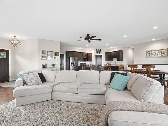 4th image of 20247 Wilgenbusch Dr