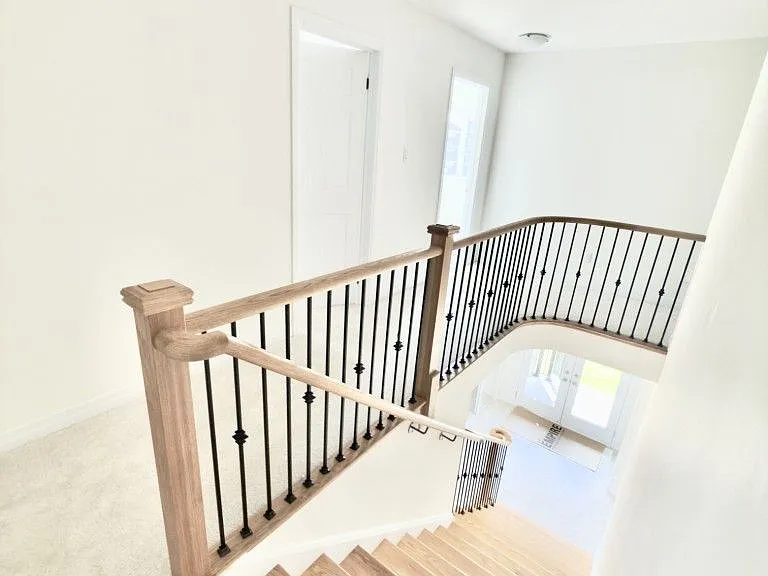 165 Wilmot Rd — Photo 35