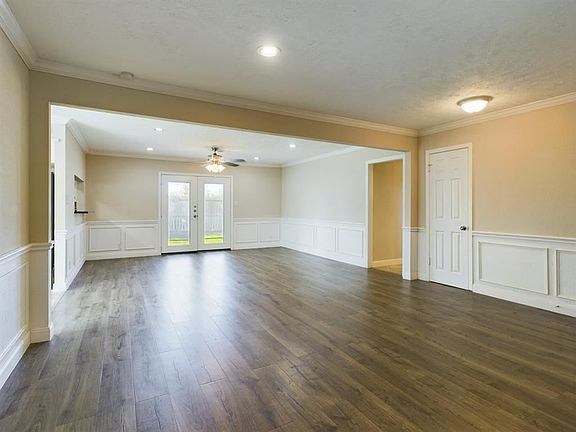 3rd image of 2322 Coryell St