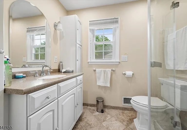 135 Commonwealth Ave — Photo 26