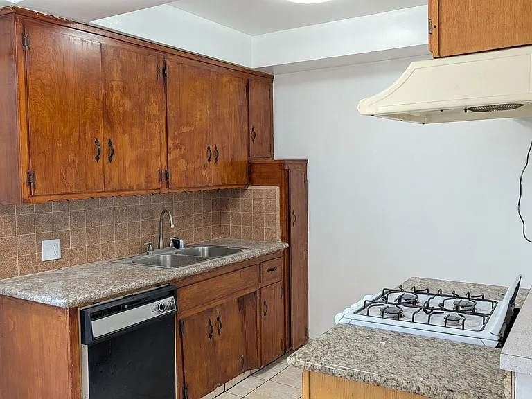 315 S Pine St #E — Photo 5
