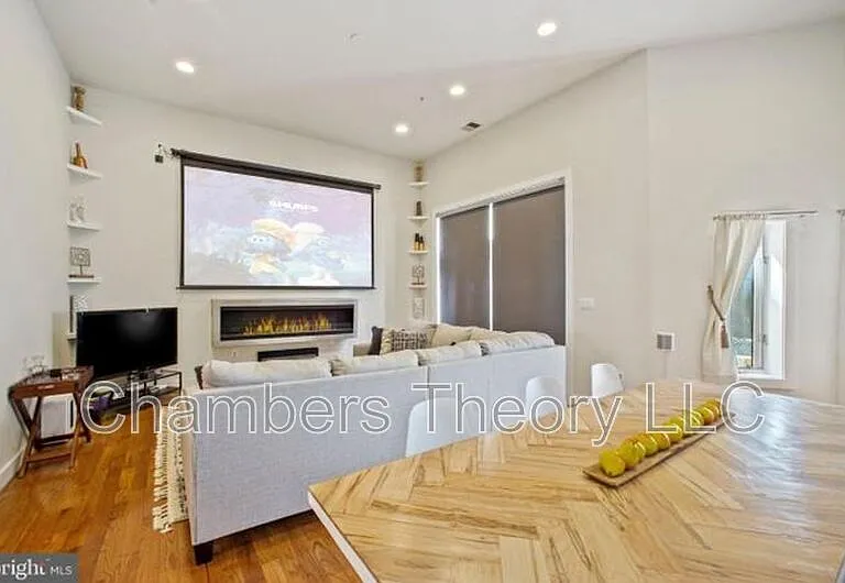 2357 Champlain St NW #102 — Photo 5