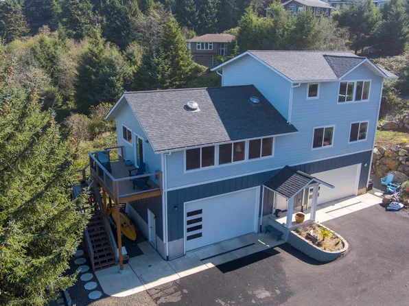 7300 Valley View Dr, Pacific City, OR 97135