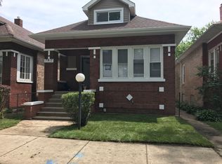 7917 S Paxton Ave, Chicago, IL