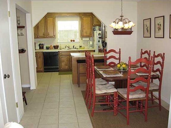4th image of 3129 Albert Ct