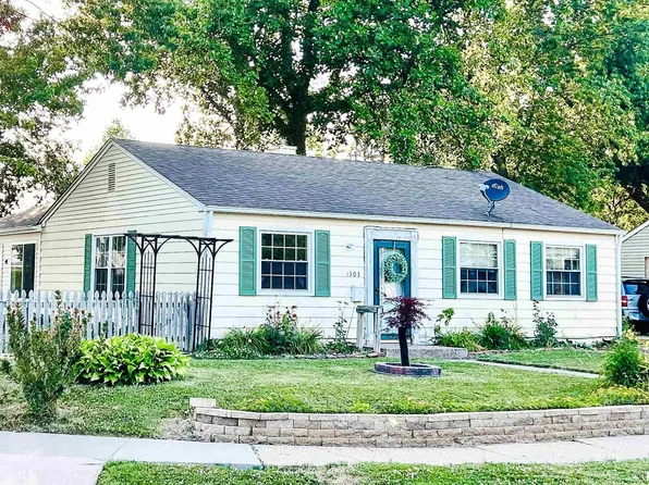 1303 37th St, Moline, IL 61265