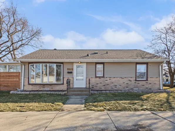 9301 S 54th Ct, Oak Lawn, IL 60453