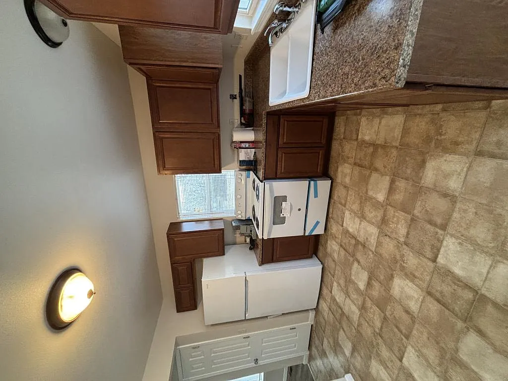 1503 S Moffet Ave — Photo 3