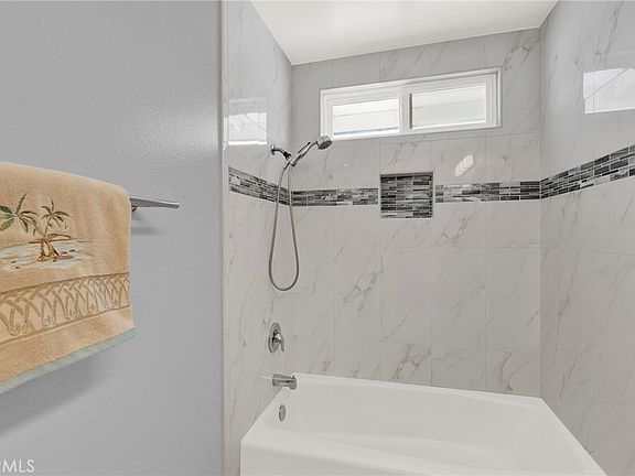4th image of 3026 S Baker St